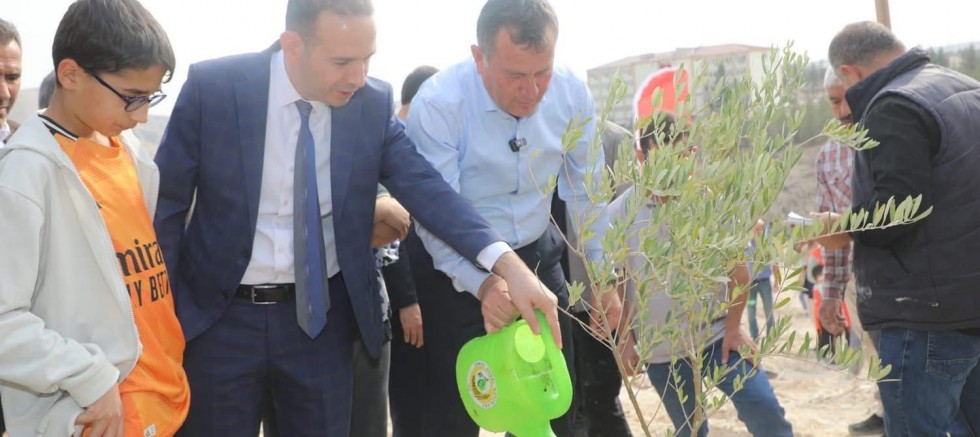 11 Kasım Milli Ağaçlandırma Günü’nde Nizip’te “Geleceğe Nefes” Olundu