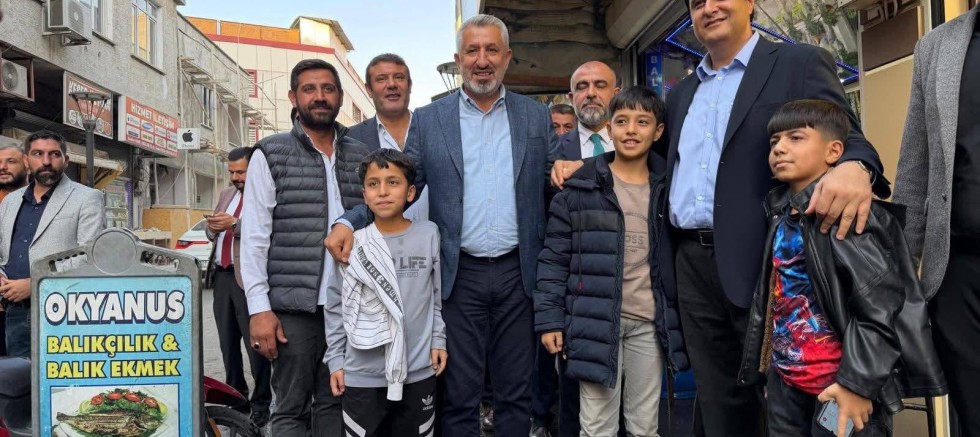 AK Parti Heyetinden Cumhuriyet Mahallesi Esnafına Ziyaret