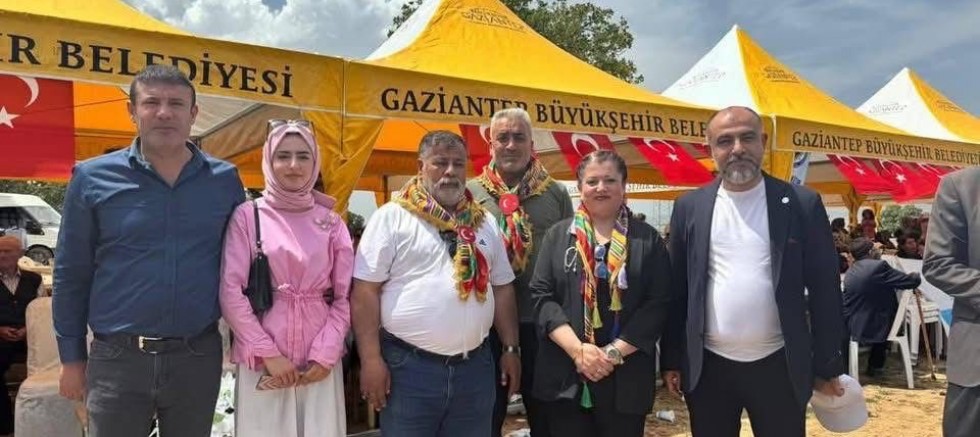AK Parti Nizip İlçe Teşkilatı’ndan Kültürel Değerlere Destek: 8. Uluslararası Bahar Şenliği’ne Katıldılar