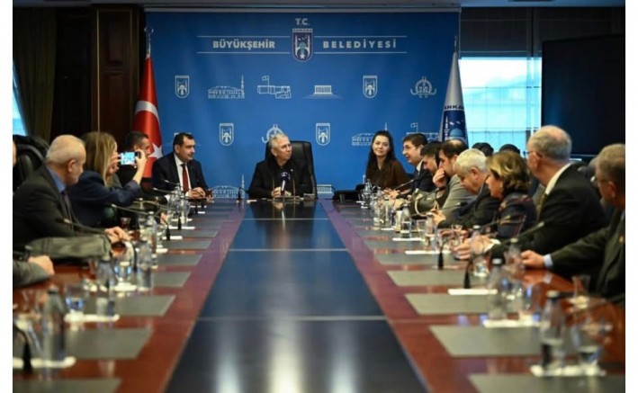 ANADOLU BASIN BİRLİĞİ, BAŞKAN MANSUR YAVAŞ BİR ARAYA GELDİ.