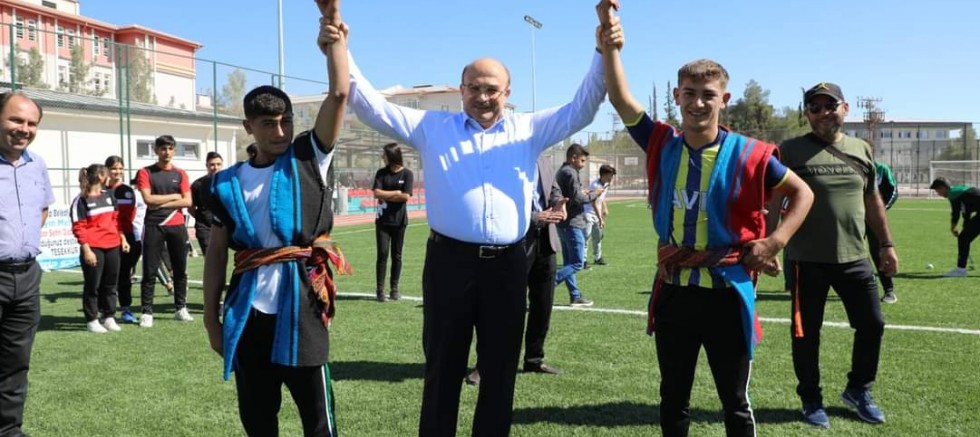  Başkan Sarı Spor Lisesi öğrencileriyle bir araya geldi 