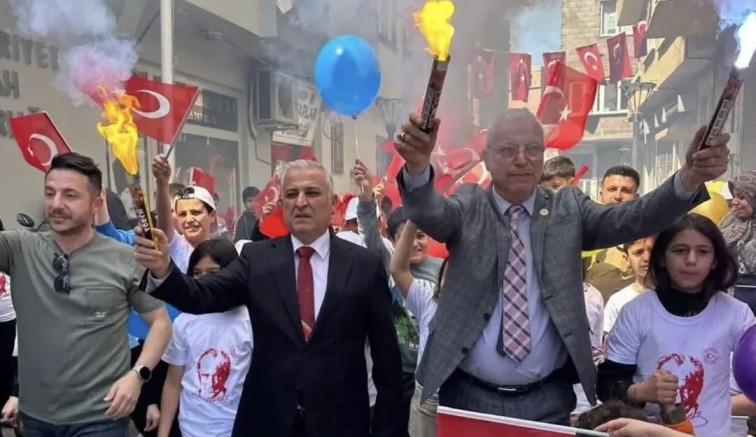 Cumhuriyet Mahallesi’nde 23 Nisan Coşkusu: Çocuklara Bayram Hediyesi