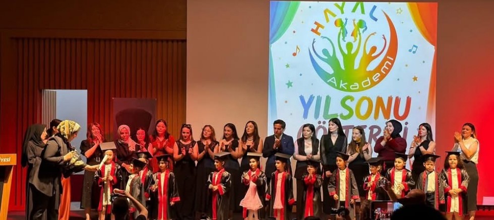 Hayal Akademi’de Mezuniyet Coşkusu: Minik Yetenekler Göz Doldurdu