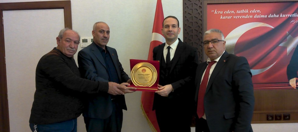 Kaymakama Plaket Takdimi