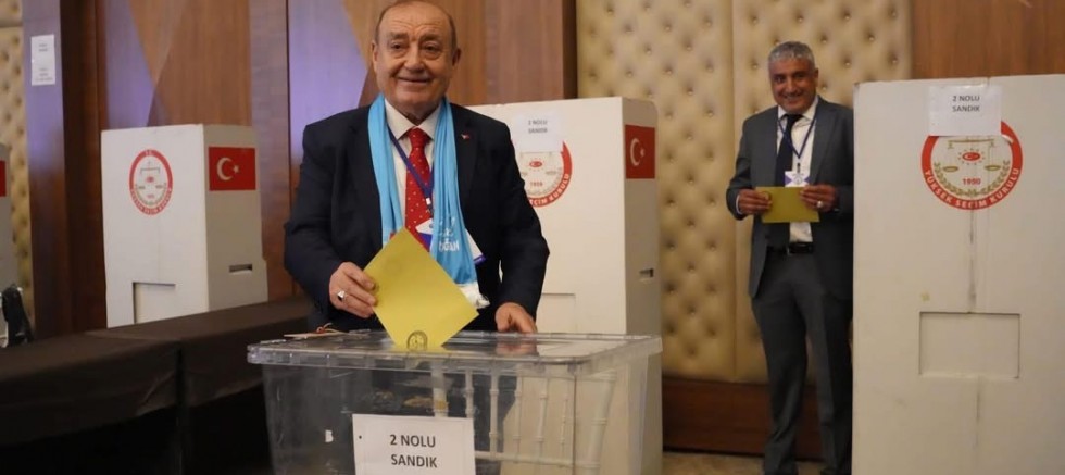 KAZANAN ÜNAL AKDOĞAN OLDU Gaziantep Esnaf ve Sanatkârlar Odaları Birliği Seçiminde Zafer: Ünal Akdoğan Yeniden Başkan