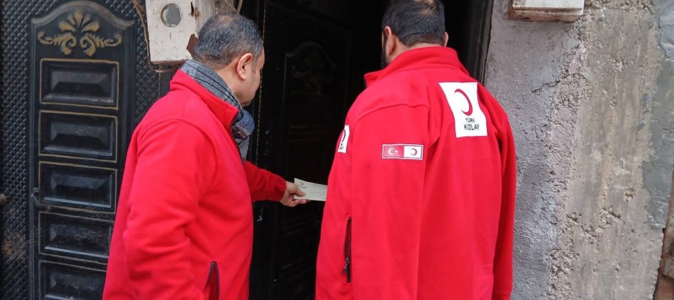 Kırmızı Yelekliler İyilik İçin Sahada: Türk Kızılayı Nizip Şubesi Durmadan Çalışıyor