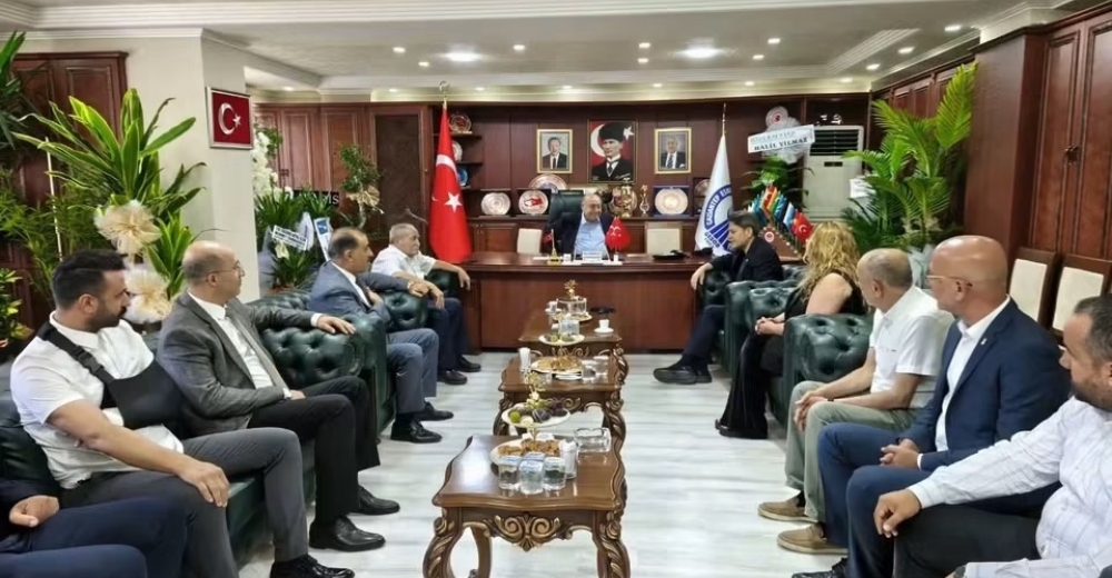 Milletvekili Ali Şahin’den Esnaf Odaları Birliğine Tebrik Ziyareti