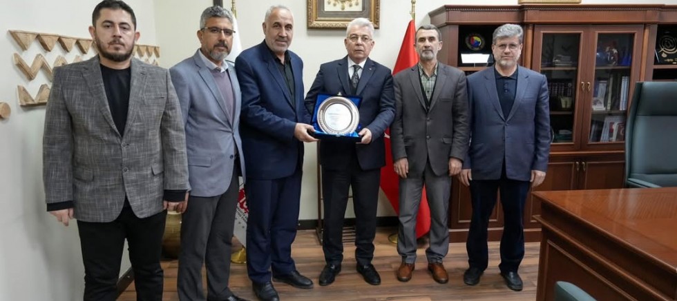 Nizip İmam Hatip Derneği’nden Yönetim Kurulu Başkanımız Mehmet Özyurt’a Teşekkür Plaketi