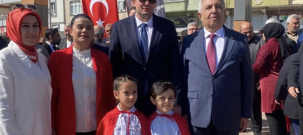 Nizip’te 23 Nisan Ulusal Egemenlik ve Çocuk Bayramı, Kütür Parkı’nda düzenlenen etkinliklerle kutlandı.