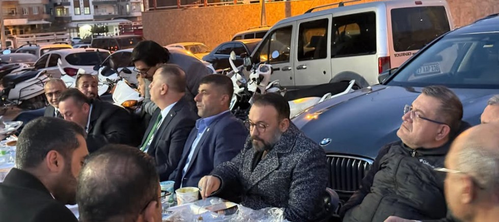 Nizip Yeniden Refah Partisi teşkilatında iftar yemeği verildi