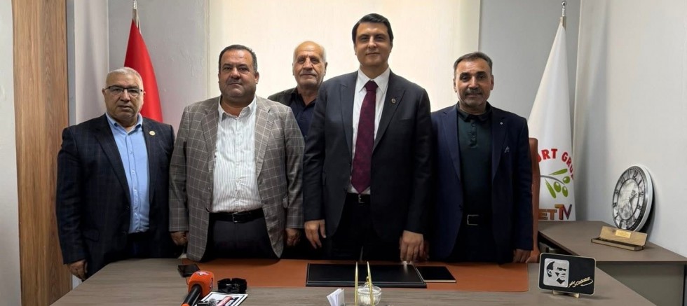 Şehitkamil Belediye Başkanı Umut Yılmaz, siyasetçi Mustafa Alkurt’u iş yerinde ziyaret etti