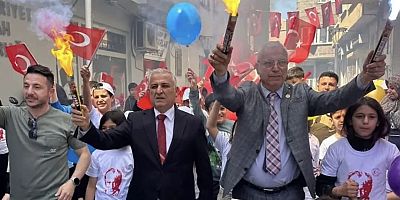 Cumhuriyet Mahallesi’nde 23 Nisan Coşkusu: Çocuklara Bayram Hediyesi