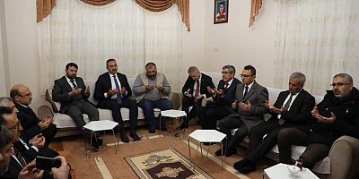 Gül ve protokol üyelerinden şehit ailesine ziyaret 