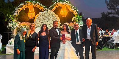 İYİ Parti Gaziantep Ailesi Bu Düğünde Buluştu! Emre Bildirici ve Emine Koruer’in Mutlu Günü! 