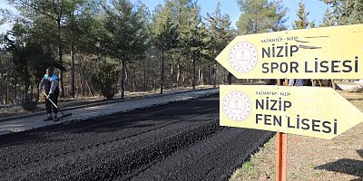 Nizip Belediyesi’nden okullara asfalt desteği
