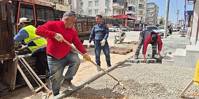 Nizip Belediyesi'nden yol ve kaldırım seferberliği