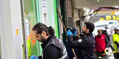 Nizip Çarşı Merkez’de bulunan Garanti Bankası şubesine gece saatlerinde 7-8 el silah sıkıldığı iddia edildi.