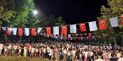 Nizip’te “Mahallemde Konser Var” Coşkusu: Halil Polat Sahne Aldı