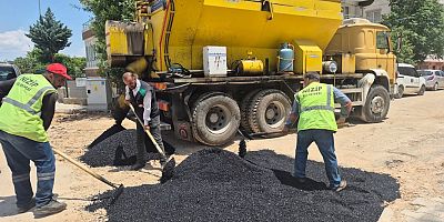 Nizip’te sıcak asfalt çalışmaları aralıksız sürüyor
