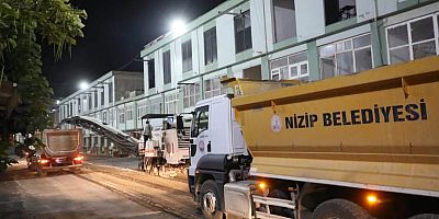 Sıcak asfalt mesaisi gece gündüz sürüyor 