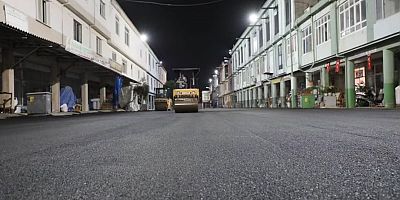 Sıcak asfalt mesaisi gece gündüz sürüyor 