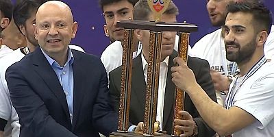 Volkan Grup salon hokeyinde Türkiye şampiyonu oldu