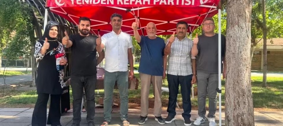 Yeniden Refah Partisi Nizip Teşkilatından Millet Bahçesi’nde Üye Standı Çalışması